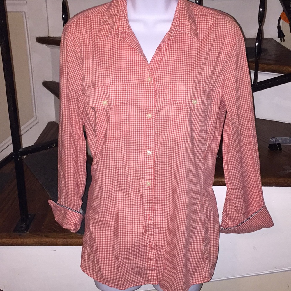 Perfect for gingham button down.